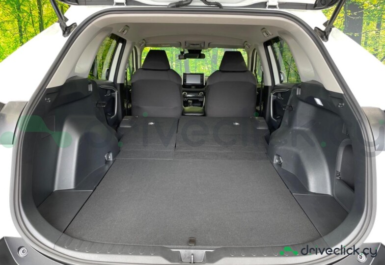 Toyota RAV4 Белый
