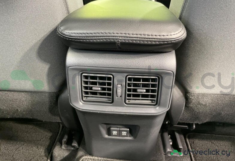 Toyota RAV4 Белый