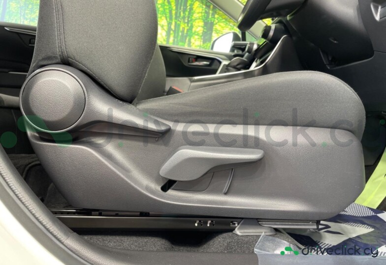 Toyota RAV4 Белый