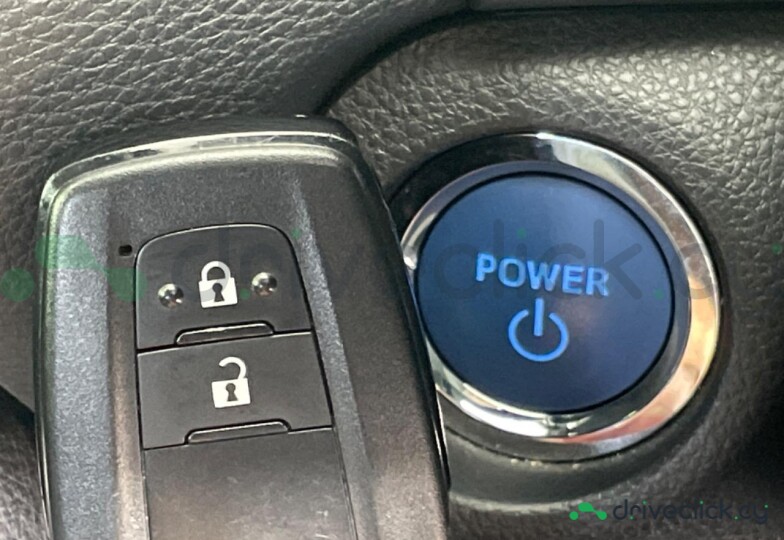 Toyota RAV4 Белый