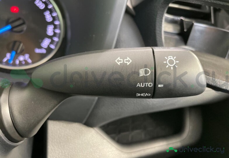 Toyota RAV4 Белый