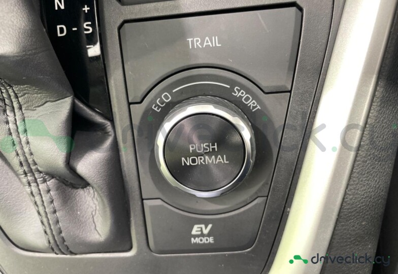 Toyota RAV4 Белый