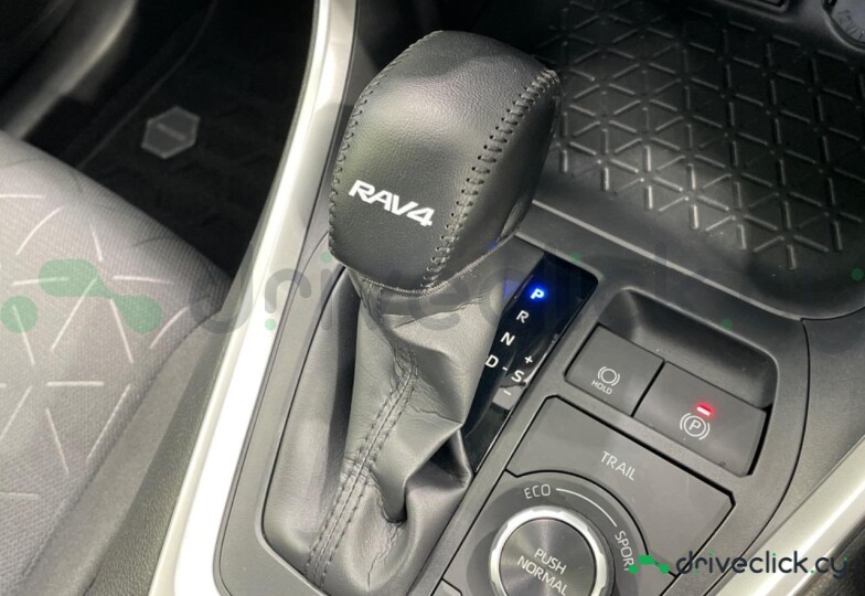 Toyota RAV4 Белый