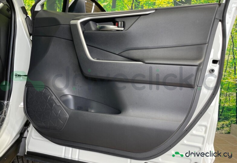 Toyota RAV4 Белый
