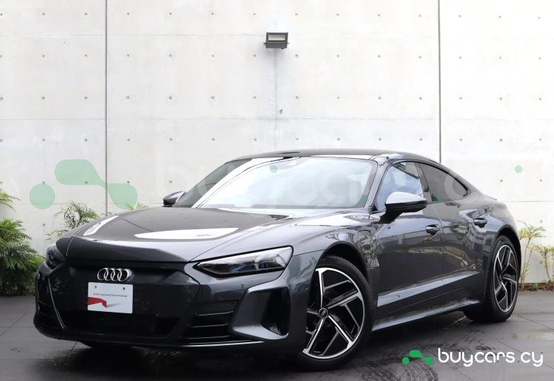 Audi e-tron GT Серый