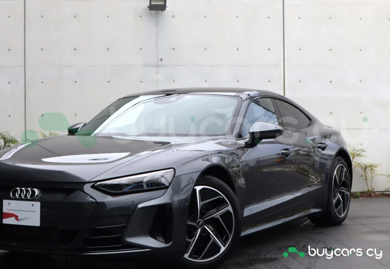 Audi e-tron GT Серый