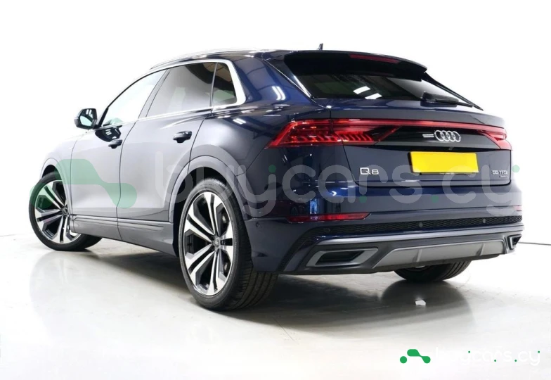 Audi Q8 Blue