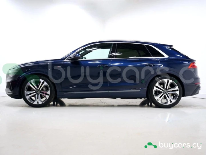 Audi Q8 Blue