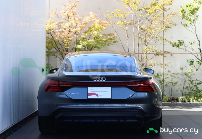 Audi e-tron GT Серый