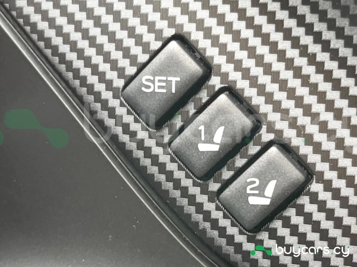 Subaru WRX Красный