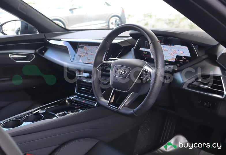 Audi e-tron GT Серый