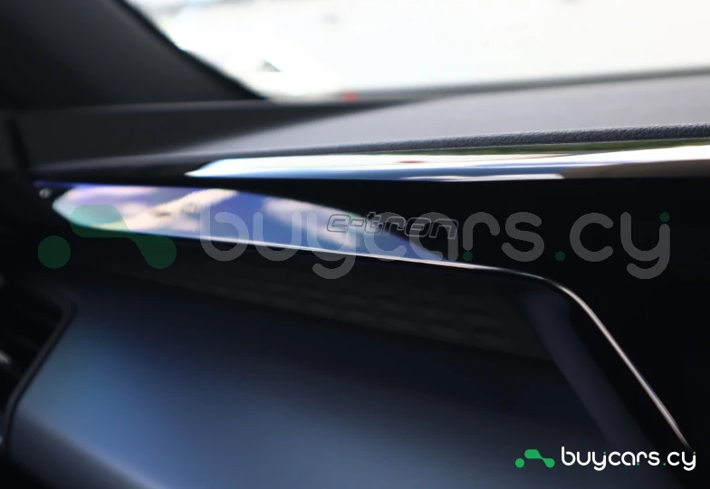 Audi e-tron GT Серый