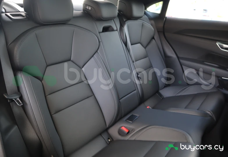 Audi e-tron GT Серый