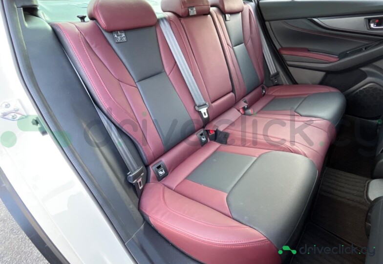 Subaru Impreza WRX Белый