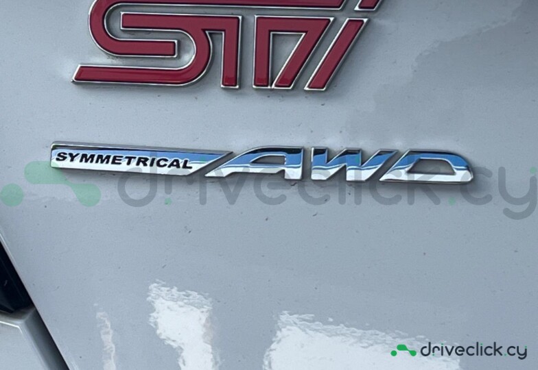 Subaru Impreza WRX Белый
