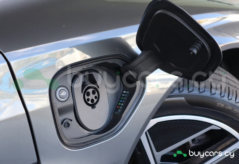 Audi e-tron GT Серый