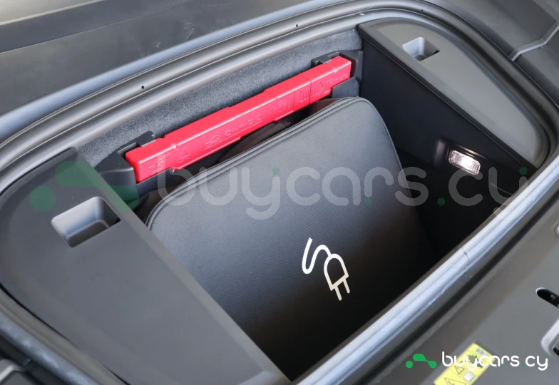 Audi e-tron GT Серый