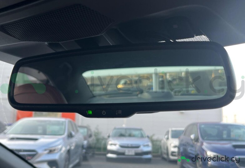 Subaru Impreza WRX Белый
