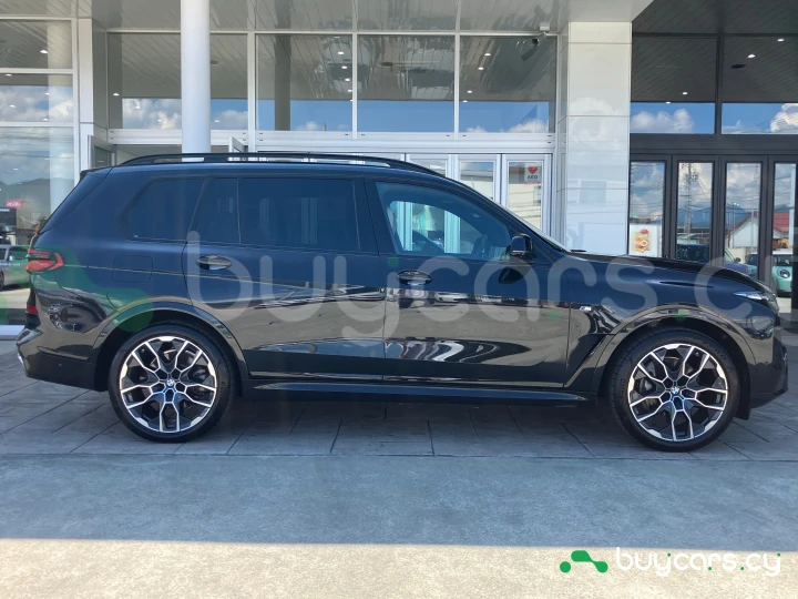 BMW X7 Черный