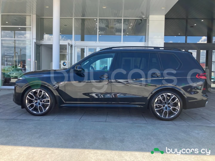 BMW X7 Черный