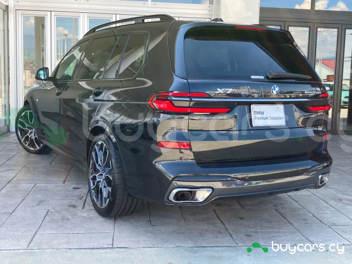 BMW X7 Черный