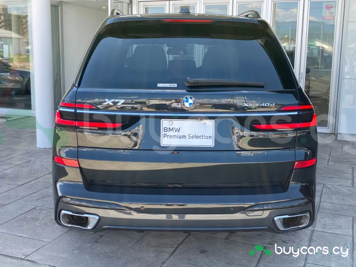 BMW X7 Черный
