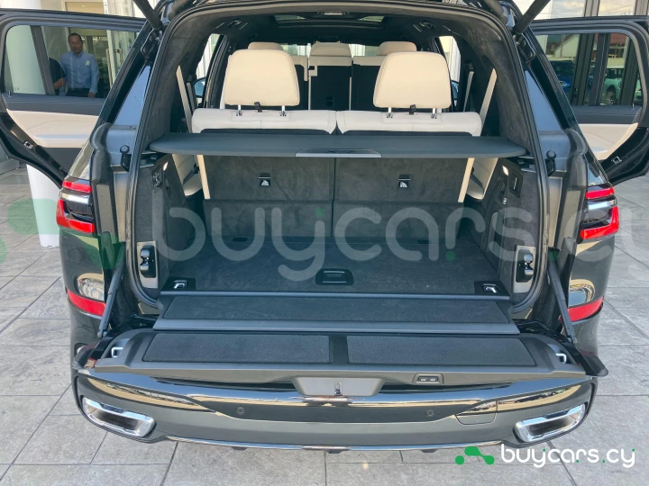 BMW X7 Черный