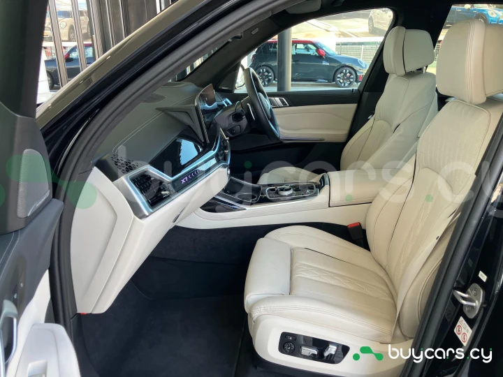 BMW X7 Черный