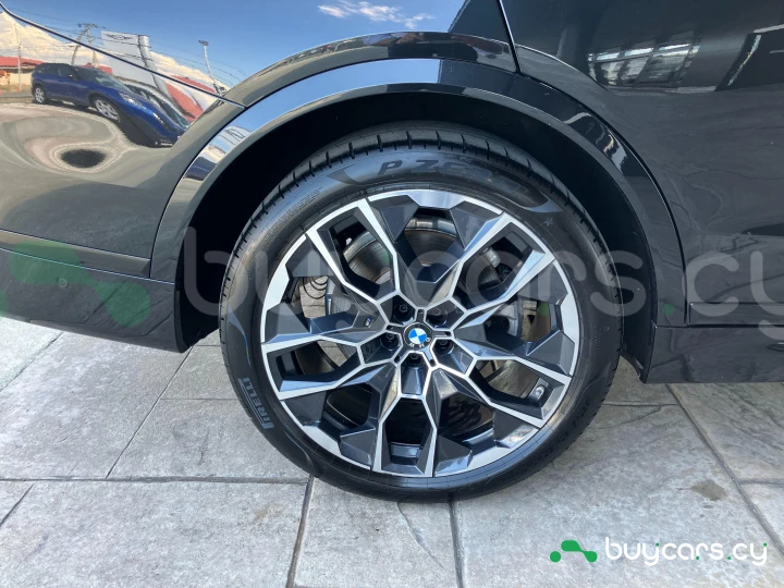 BMW X7 Черный