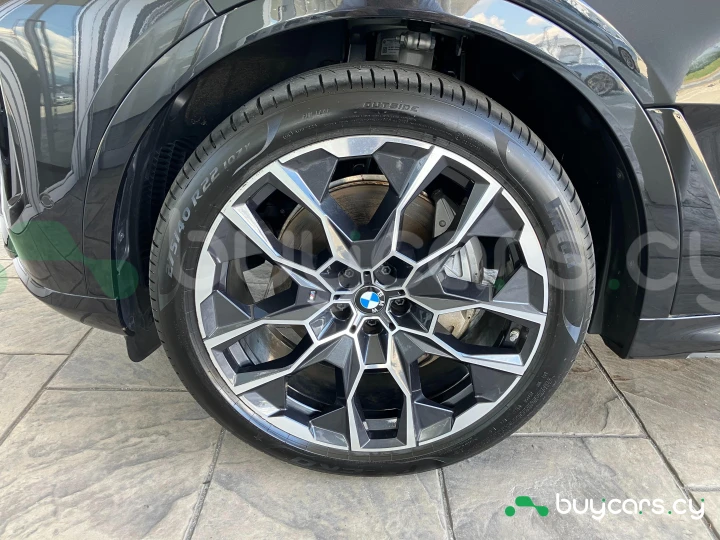 BMW X7 Черный