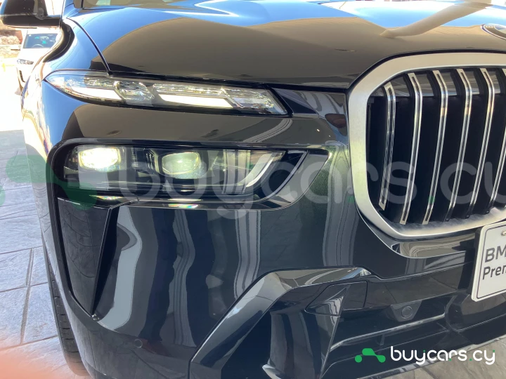 BMW X7 Черный