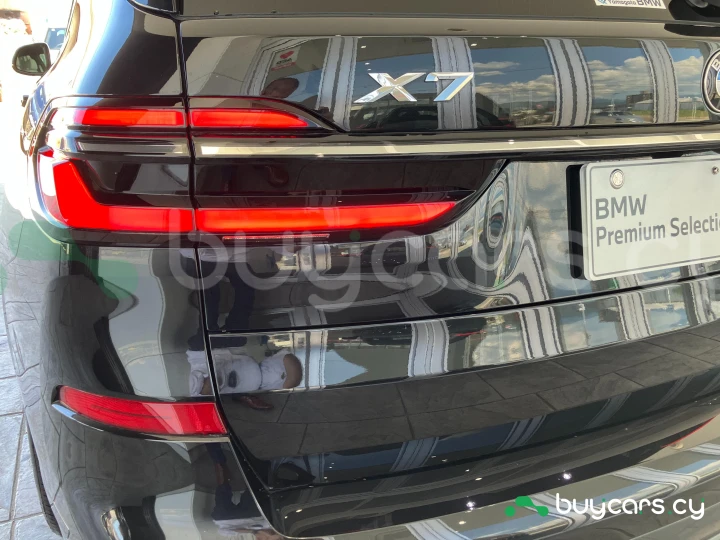BMW X7 Черный