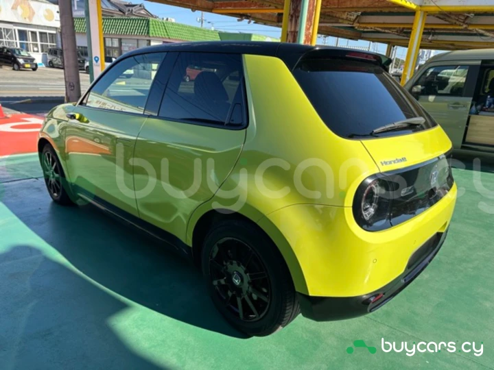 Honda e Желтый