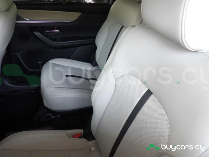 Mazda CX-80 Красный