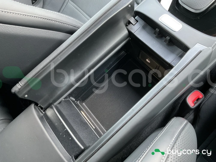 Mercedes SL-class Красный