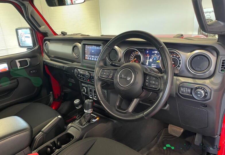 Jeep Wrangler Красный