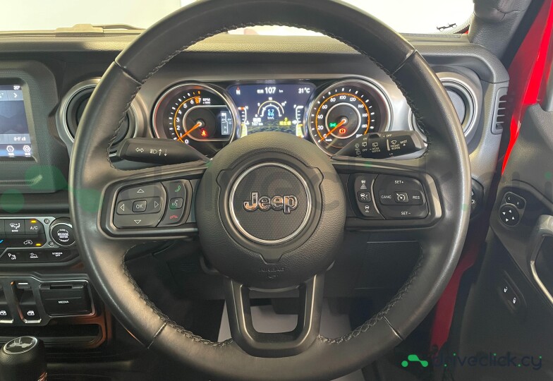 Jeep Wrangler Красный