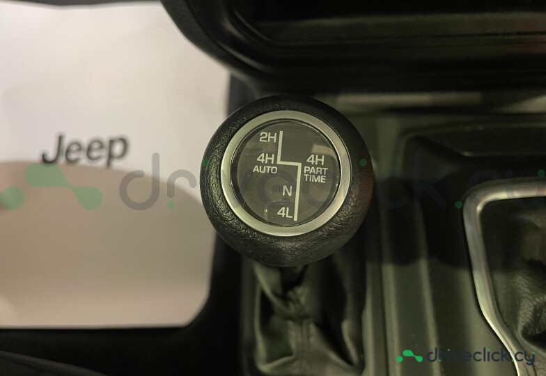 Jeep Wrangler Красный
