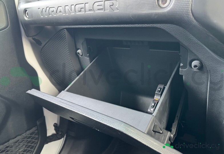 Jeep Wrangler Белый