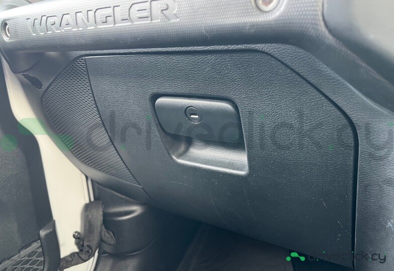 Jeep Wrangler Белый