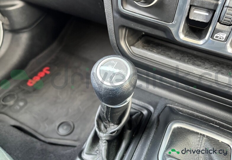 Jeep Wrangler Белый