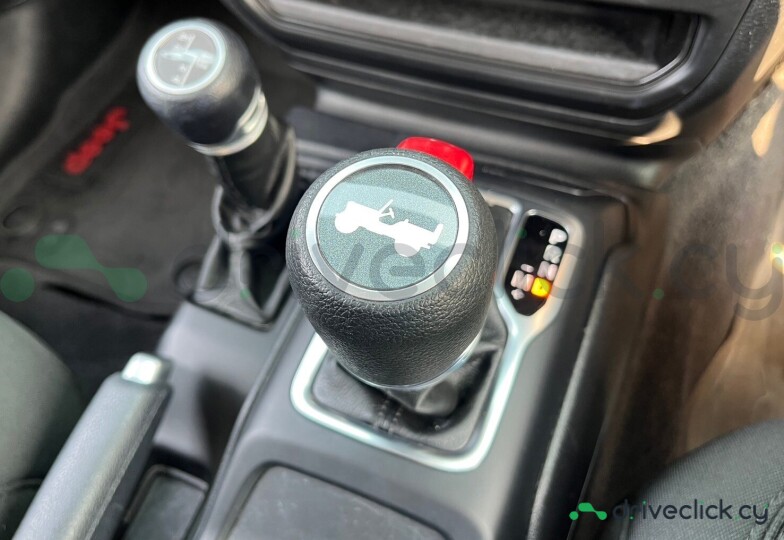 Jeep Wrangler Белый