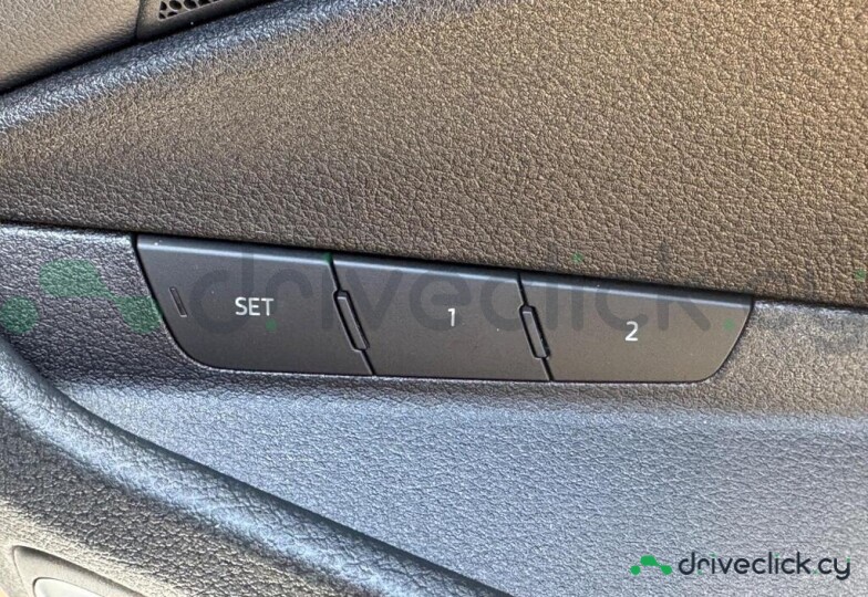 Audi e-tron Серый