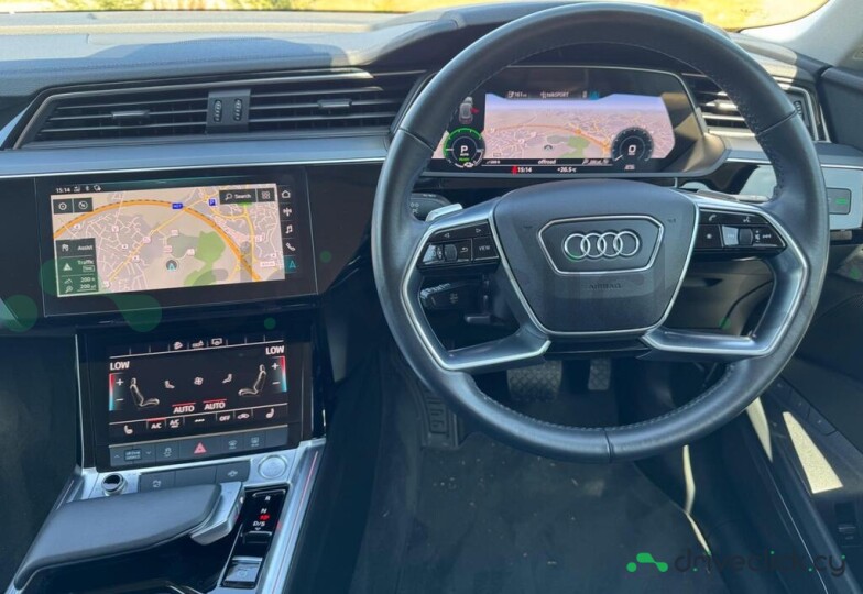 Audi e-tron Серый