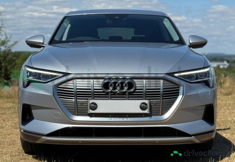 Audi e-tron Серый
