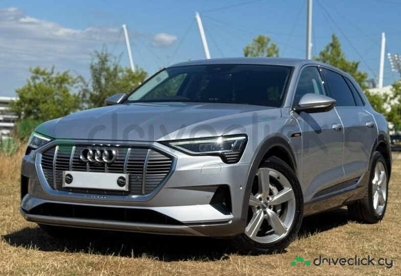 Audi e-tron Серый