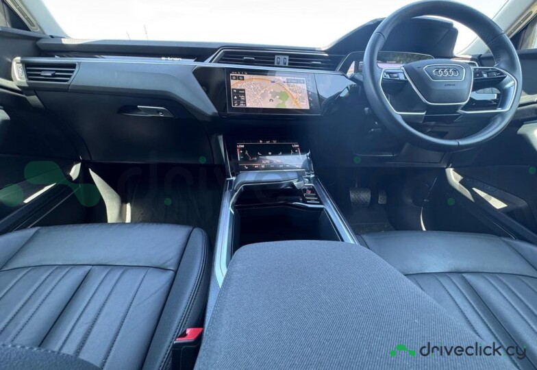 Audi e-tron Серый