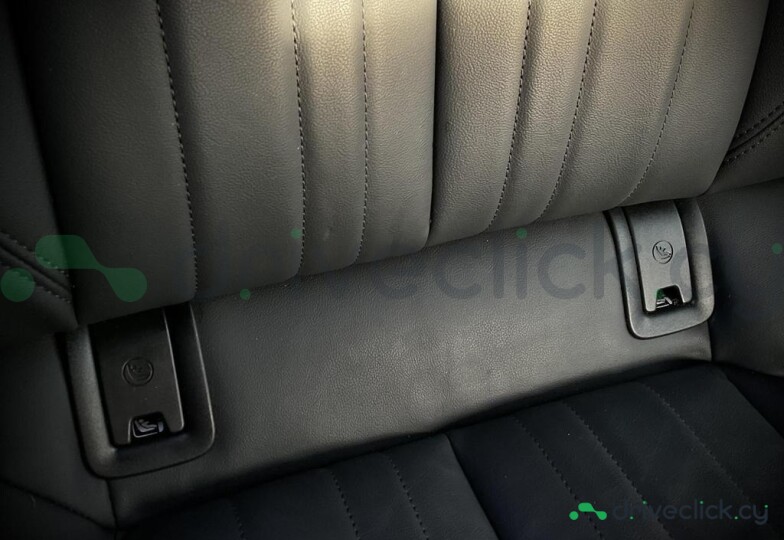 Audi e-tron Синий