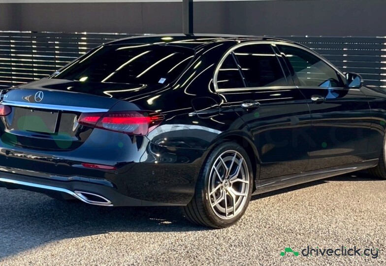Mercedes E-class Черный