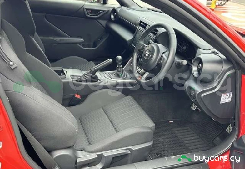 Toyota GR86 Красный